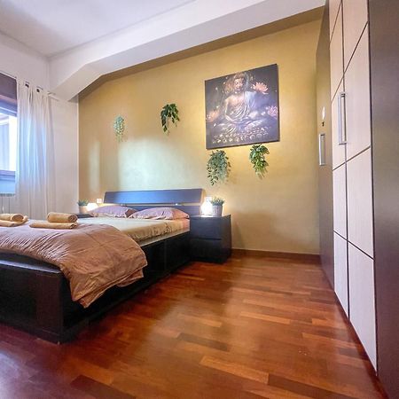 Home In Town - Niguarda - Metro M3 Sotto Casa - Duomo In 12Min ミラノ エクステリア 写真